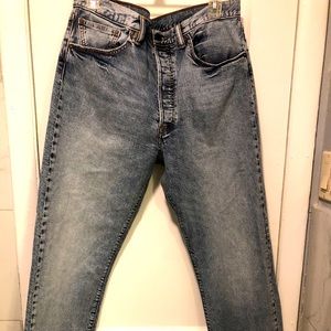 LEVI 501 light blue Distress men's REGULAR FIT Size 33 x 32